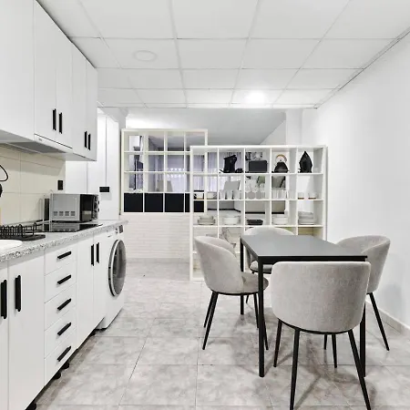 Modern Coastal Newly Renovated Wifi A.c Appartement