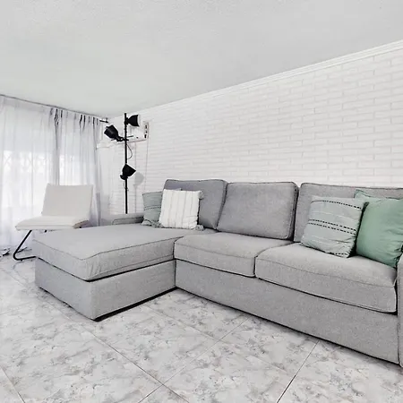 Modern Coastal Newly Renovated Wifi A.c Apartament Torrevieja