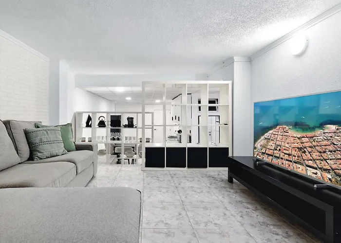 Modern Coastal Newly Renovated Wifi A.c 公寓 托雷维耶哈