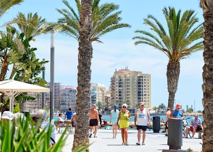 Modern Coastal Newly Renovated Wifi A.c 公寓 *